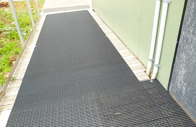 Safe Trax – Roof Top Matting    